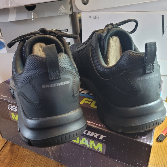 Man's wide Sketchers - Picture 3 of 10